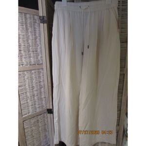 A new day size M white pants wide leg side slit pockets elastic waist new summer